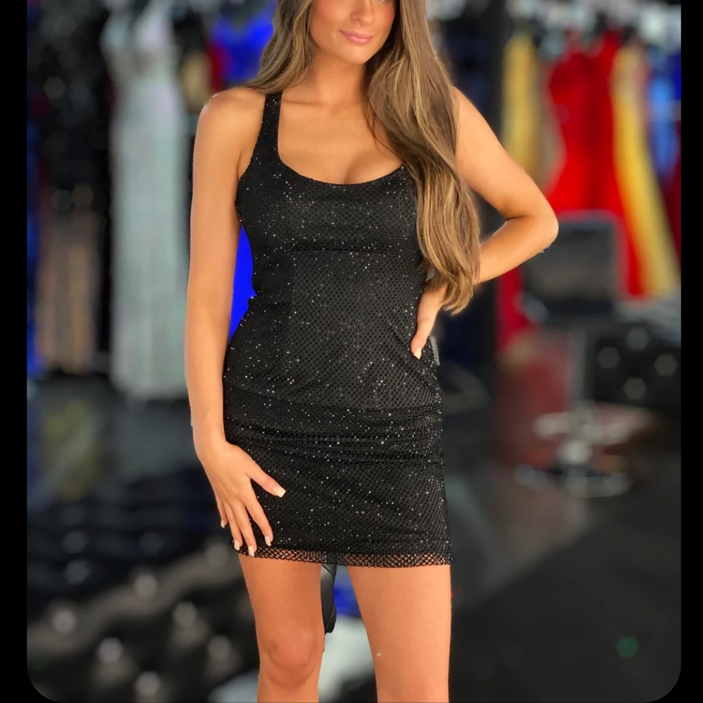 Hopper prom dress